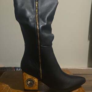 Knee High Chunky Heel  leather Boots with Rhinestone Side Zipper Black, 9